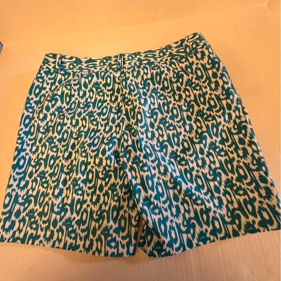 JONES NEW YORK  SIGNATURE STRETCH SIZE 6 TURQUOISE & WHITE SHORTS - Picture 1 of 6
